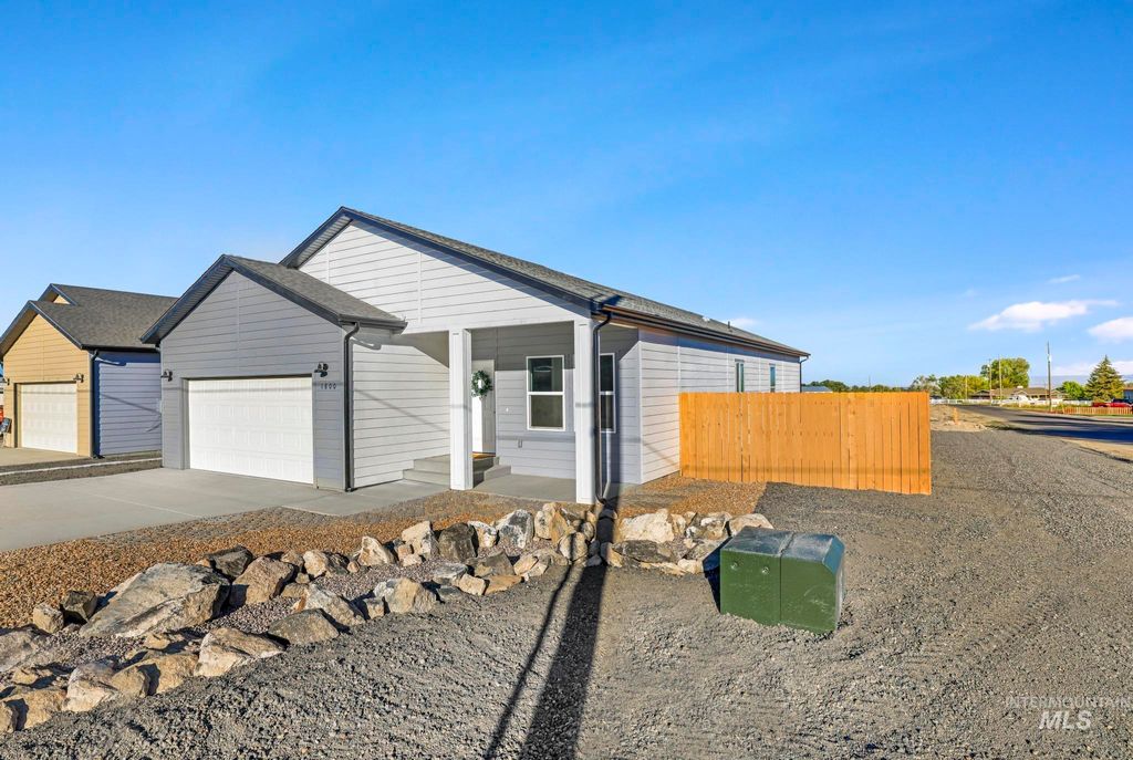 Photo of 1800 Poplar Ave, Buhl, ID 83316 (MLS # 98978549)