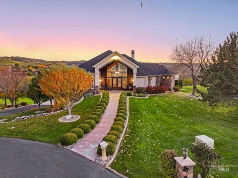 Photo of 203 Clear Lake Ln, Buhl, ID 83316 (MLS # 98966001)