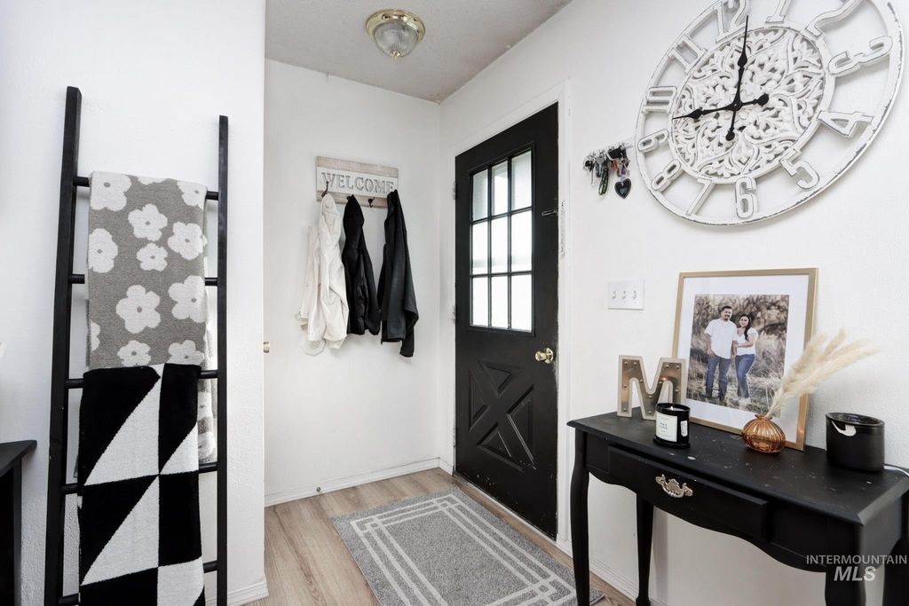 Photo of 563 NW 18th St, Ontario, OR 97914 (MLS # 98979006)