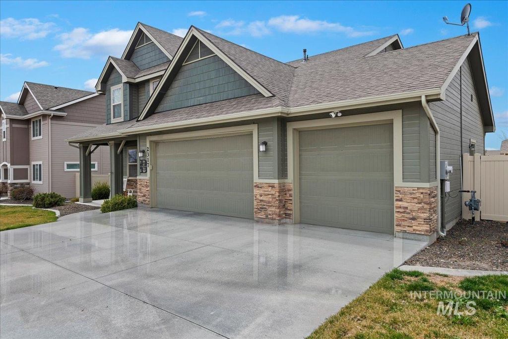 Photo of 2317 N Van Dyke Ave, Kuna, ID 83634 (MLS # 98977770)