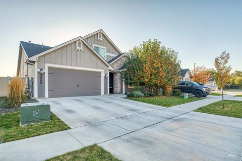 Photo of 9500 S Fuego Ave, Kuna, ID 83634 (MLS # 98964251)