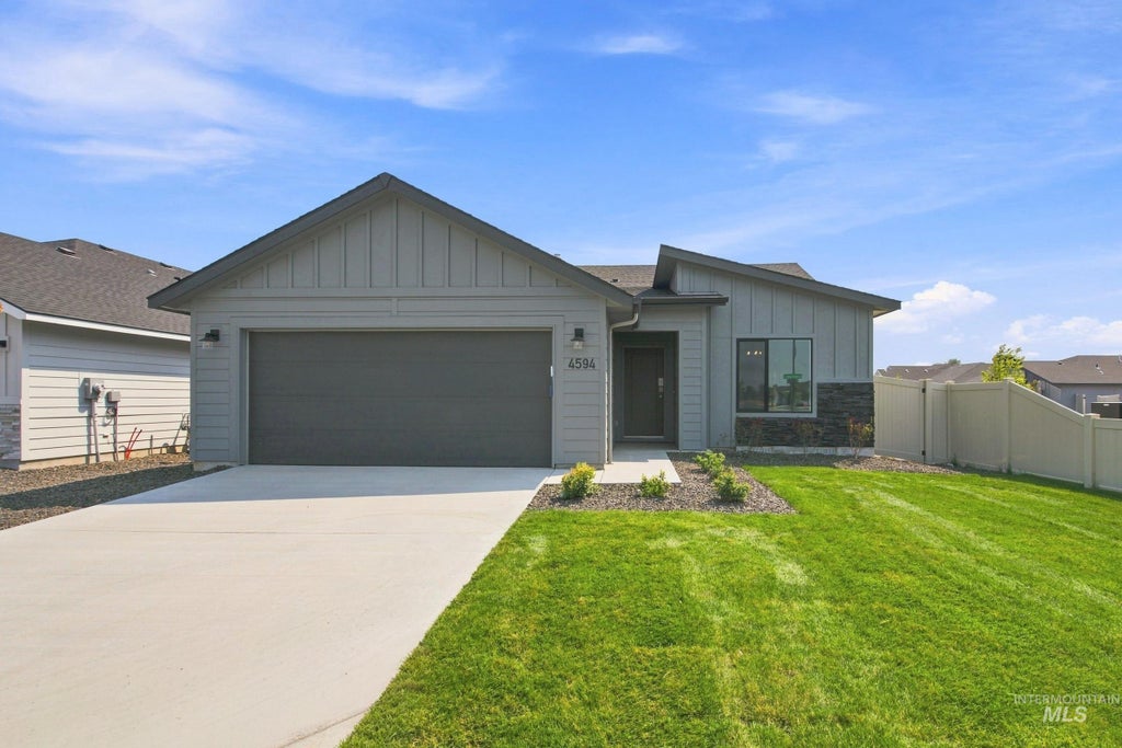 Photo of 9092 W Violet St, Nampa, ID 83687 (MLS # 99002846)
