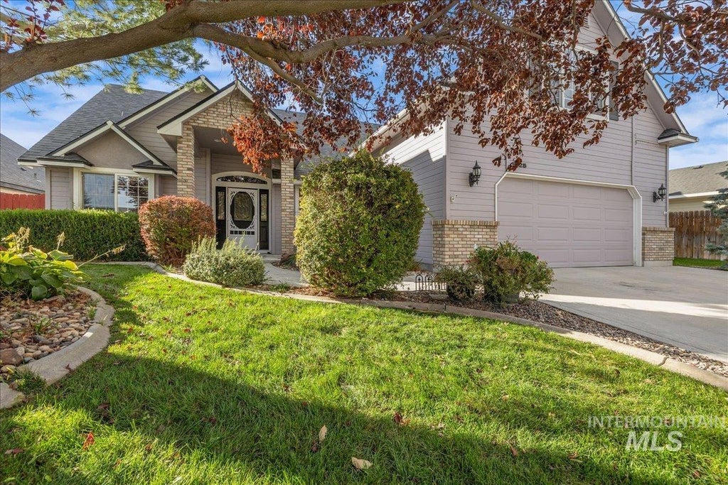 Photo of 1825 W Blossom Ave, Nampa, ID 83651 (MLS # 99003867)