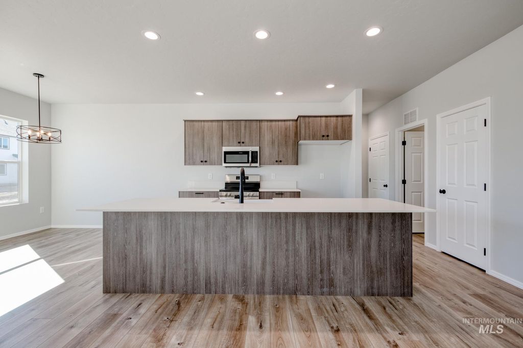 Photo of 6406 S Sunfish Ave, Boise, ID 83709 (MLS # 98964554)