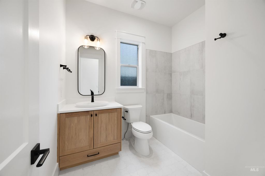 Photo of 1034 E Escalation St, Meridian, ID 83642 (MLS # 98973390)