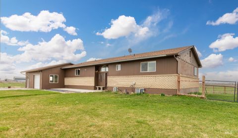 Photo of 1825 E 1550 S, Gooding, ID 83330 (MLS # 98939762)