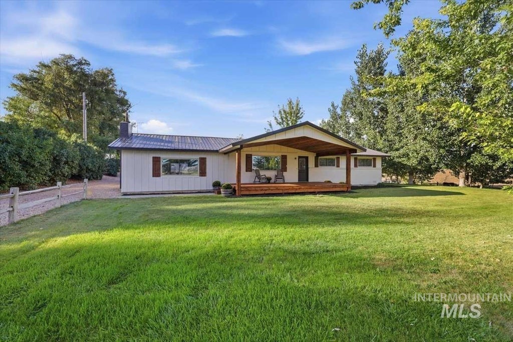 Photo of 5097 SE 1 1/2 Ave, New Plymouth, ID 83655 (MLS # 99000729)