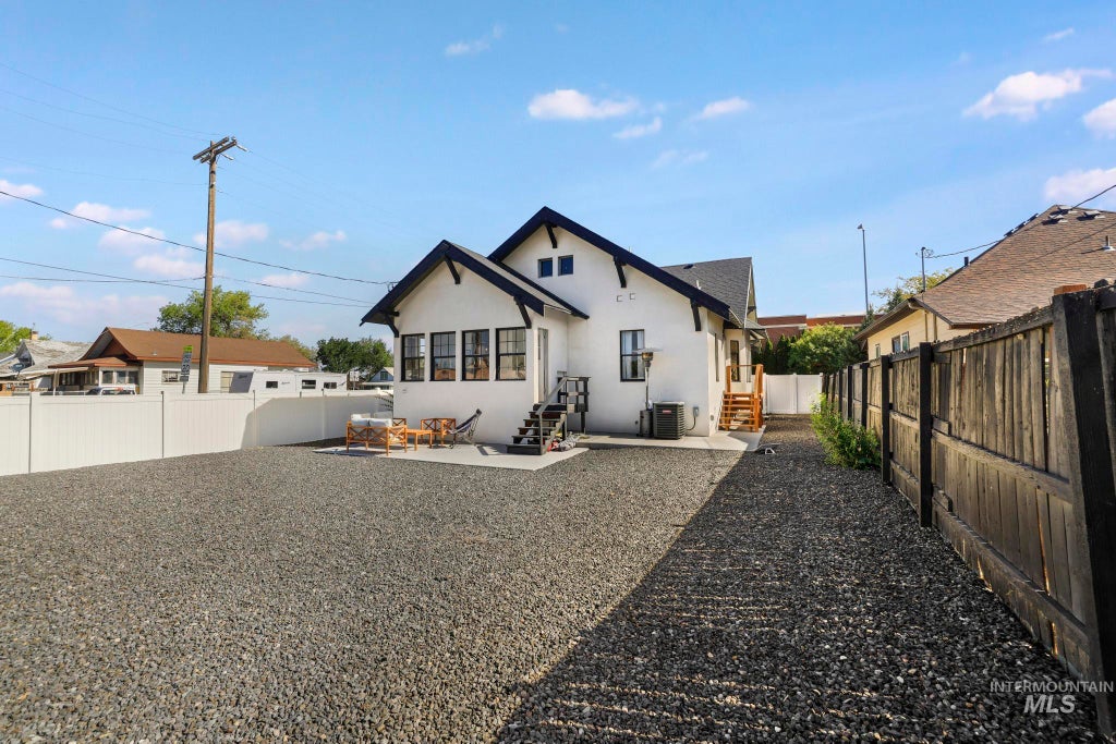 Photo of 661 2nd Ave N Ave, Twin Falls, ID 83301 (MLS # 98999743)
