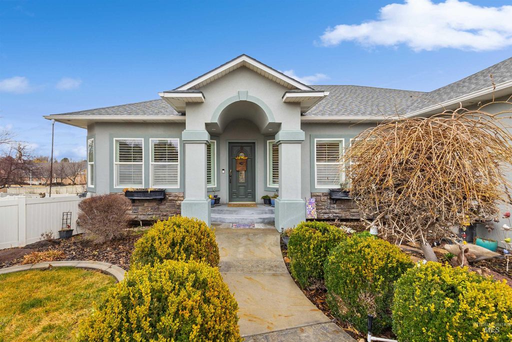 Photo of 4834 S Fern St, Nampa, ID 83686 (MLS # 98977181)