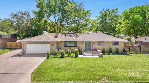 Photo of 539 Rimview Dr, Twin Falls, ID 83301 (MLS # 98950828)