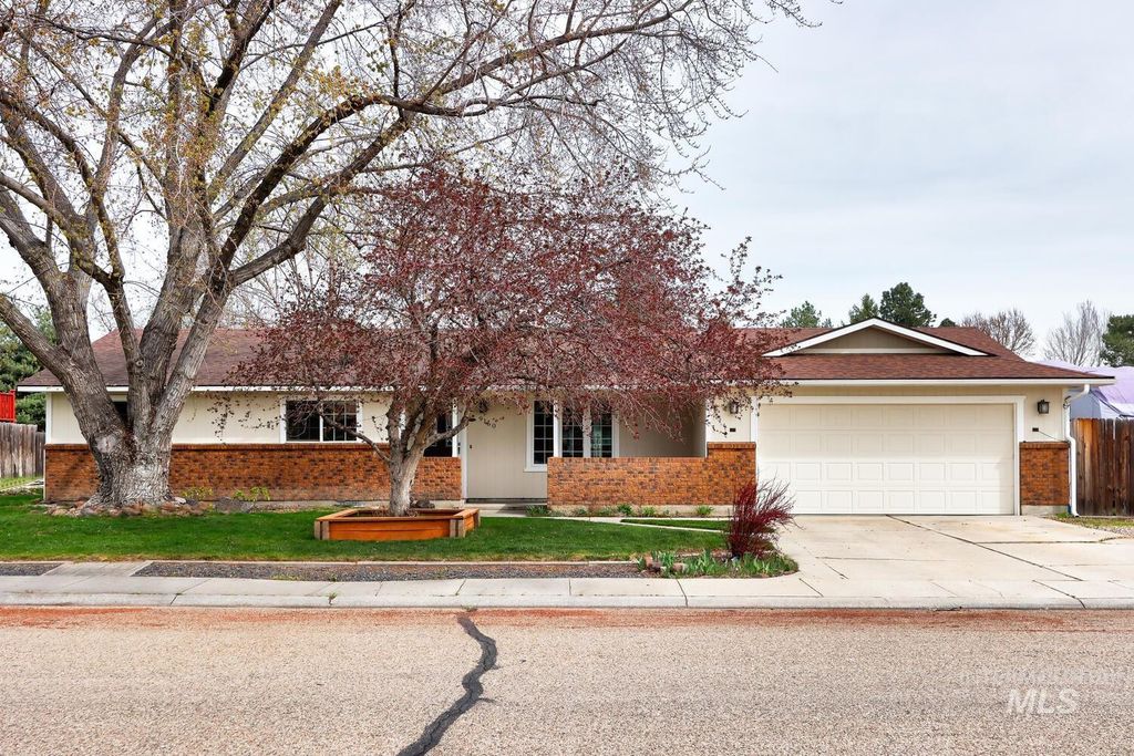 Photo of 9160 W Austin St, Garden City, ID 83714 (MLS # 98979443)