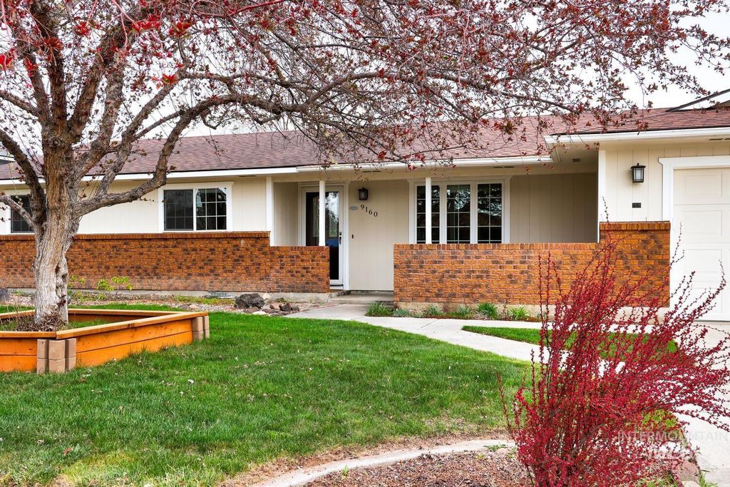 Photo of 9160 W Austin St, Garden City, ID 83714 (MLS # 98979443)