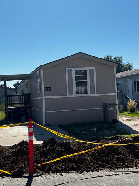 Photo of 505 Greenleaf St, Boise, ID 83713 (MLS # 98965425)