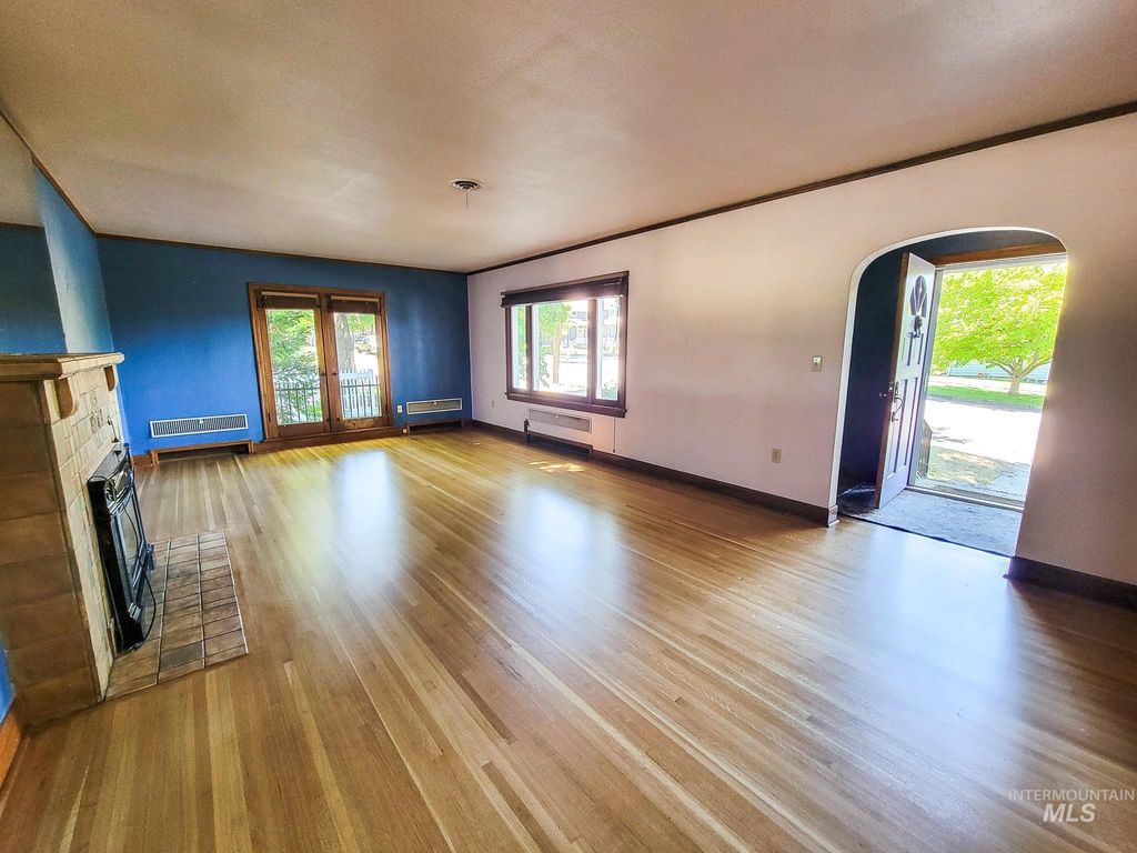Photo of 221 7th Ave, Lewiston, ID 83501 (MLS # 98953780)