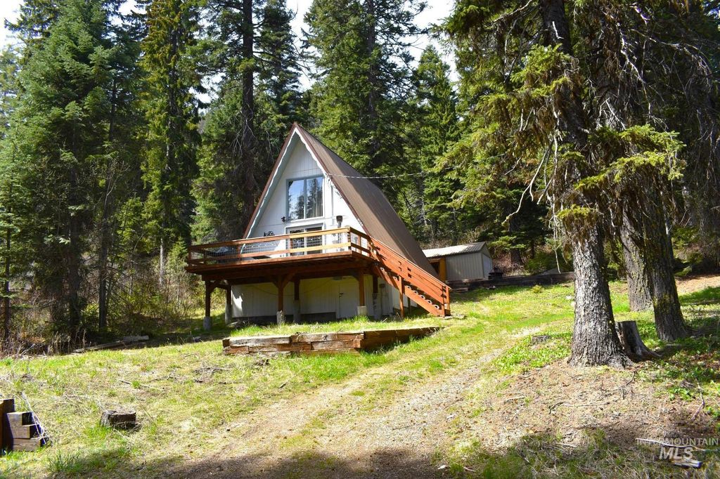 Photo of 2433 Maverick Rd, Donnelly, ID 83615 (MLS # 98985065)