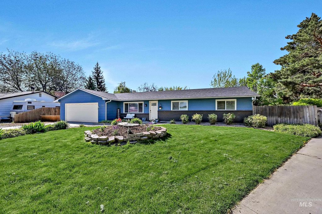 Photo of 10818 W Marlinwood Dr, Boise, ID 83713 (MLS # 98983335)