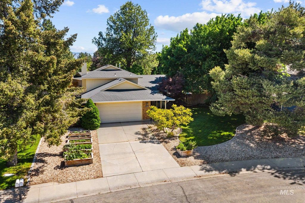 Photo of 7114 W Chilacot Dr, Boise, ID 83709 (MLS # 98986665)