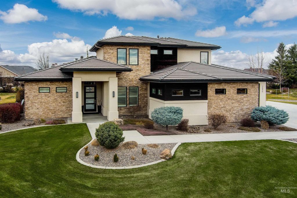 Photo of 7095 N Tree Haven Pl, Meridian, ID 83646 (MLS # 98977604)