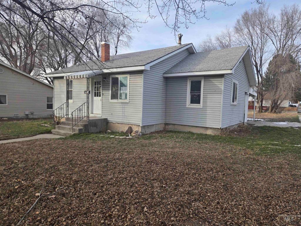 Photo of 328 E Ave D, Jerome, ID 83338 (MLS # 98974770)