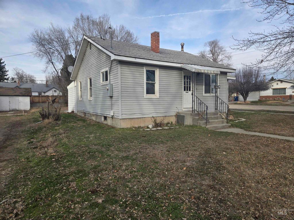 Photo of 328 E Ave D, Jerome, ID 83338 (MLS # 98974770)