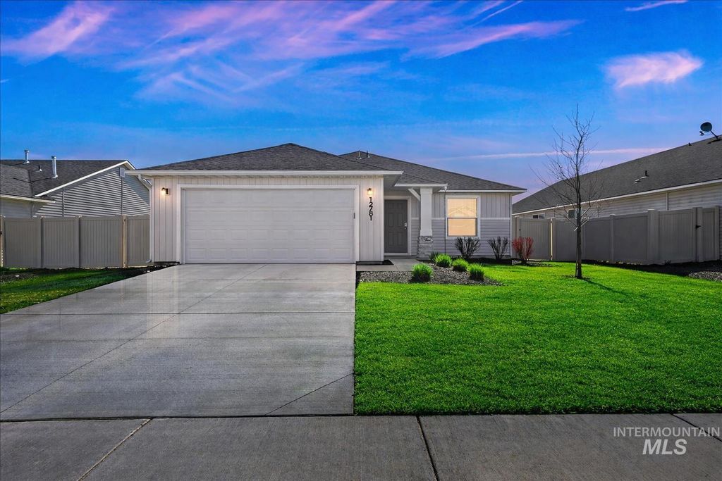 Photo of 12781 Ashfield St, Caldwell, ID 83607 (MLS # 98978784)