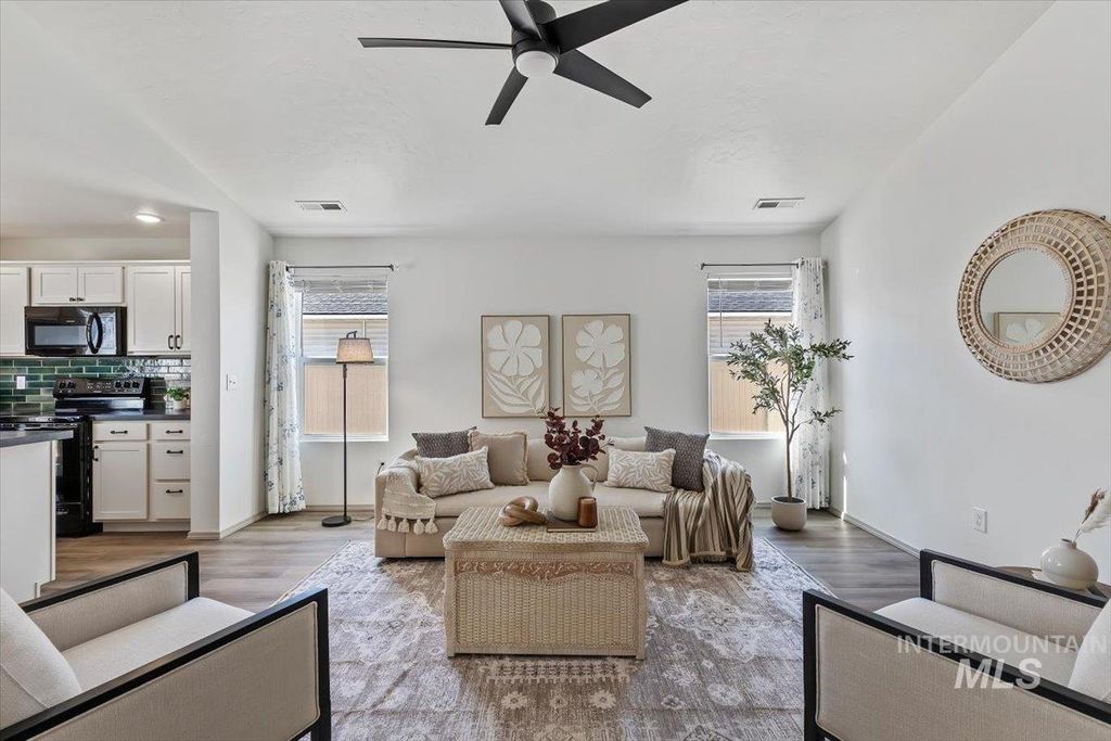 Photo of 12781 Ashfield St, Caldwell, ID 83607 (MLS # 98978784)