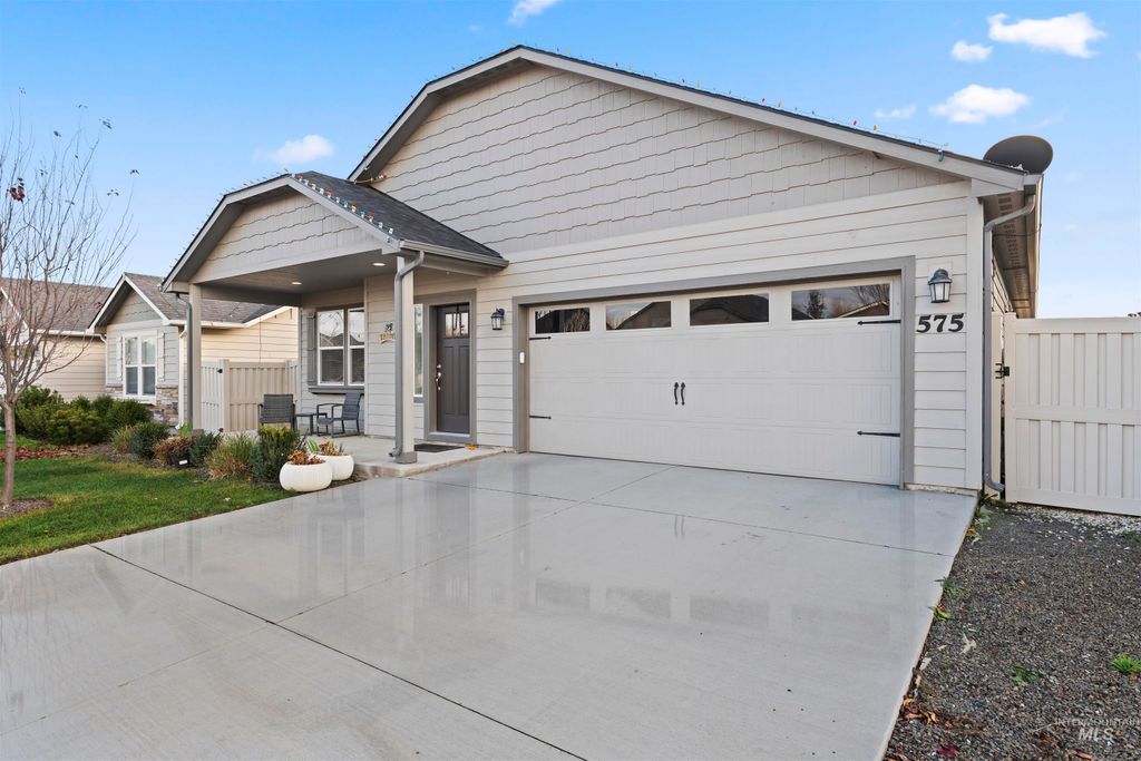 Photo of 575 Stanley Lake St, Middleton, ID 83644 (MLS # 98969021)