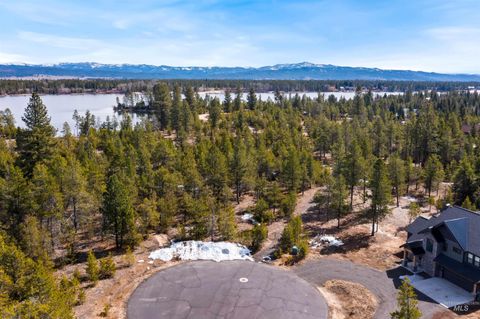 Photo of 53 Norwood Place, Donnelly, ID 83615 (MLS # 98979352)