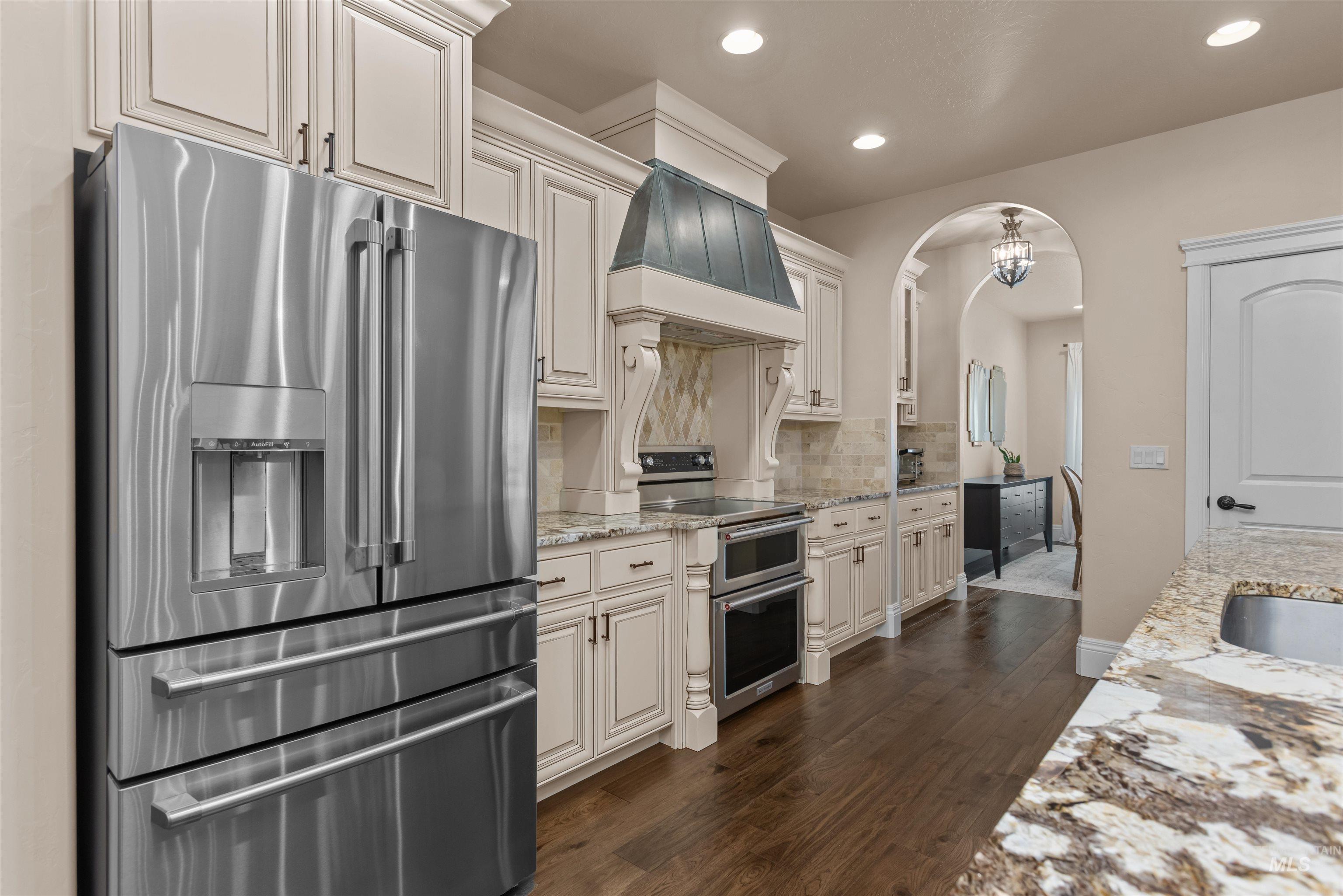 1228 E Pennsylvania Place