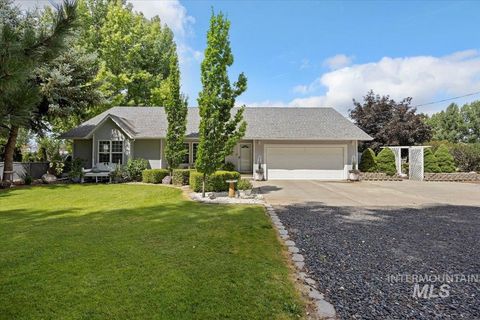 Photo of 87 Sunnyside Dr, Jerome, ID 83338 (MLS # 98955643)