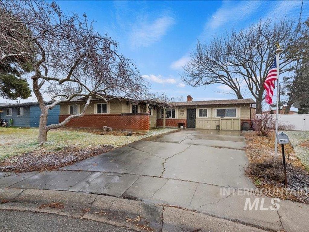 Photo of 8931 Brynwood Drive, Boise, ID 83704 (MLS # 98975497)