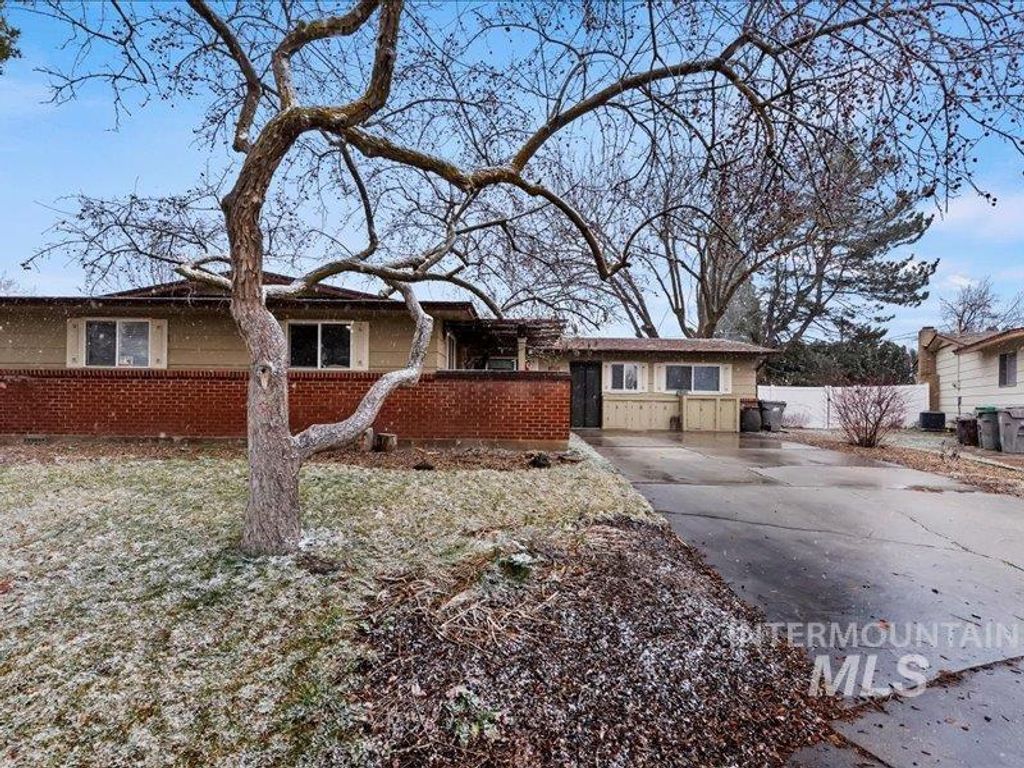 Photo of 8931 Brynwood Drive, Boise, ID 83704 (MLS # 98975497)