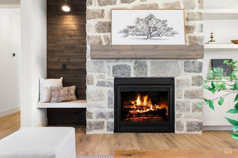 Photo of 16914 Spring Meadow Dr, Caldwell, ID 83607 (MLS # 98954418)