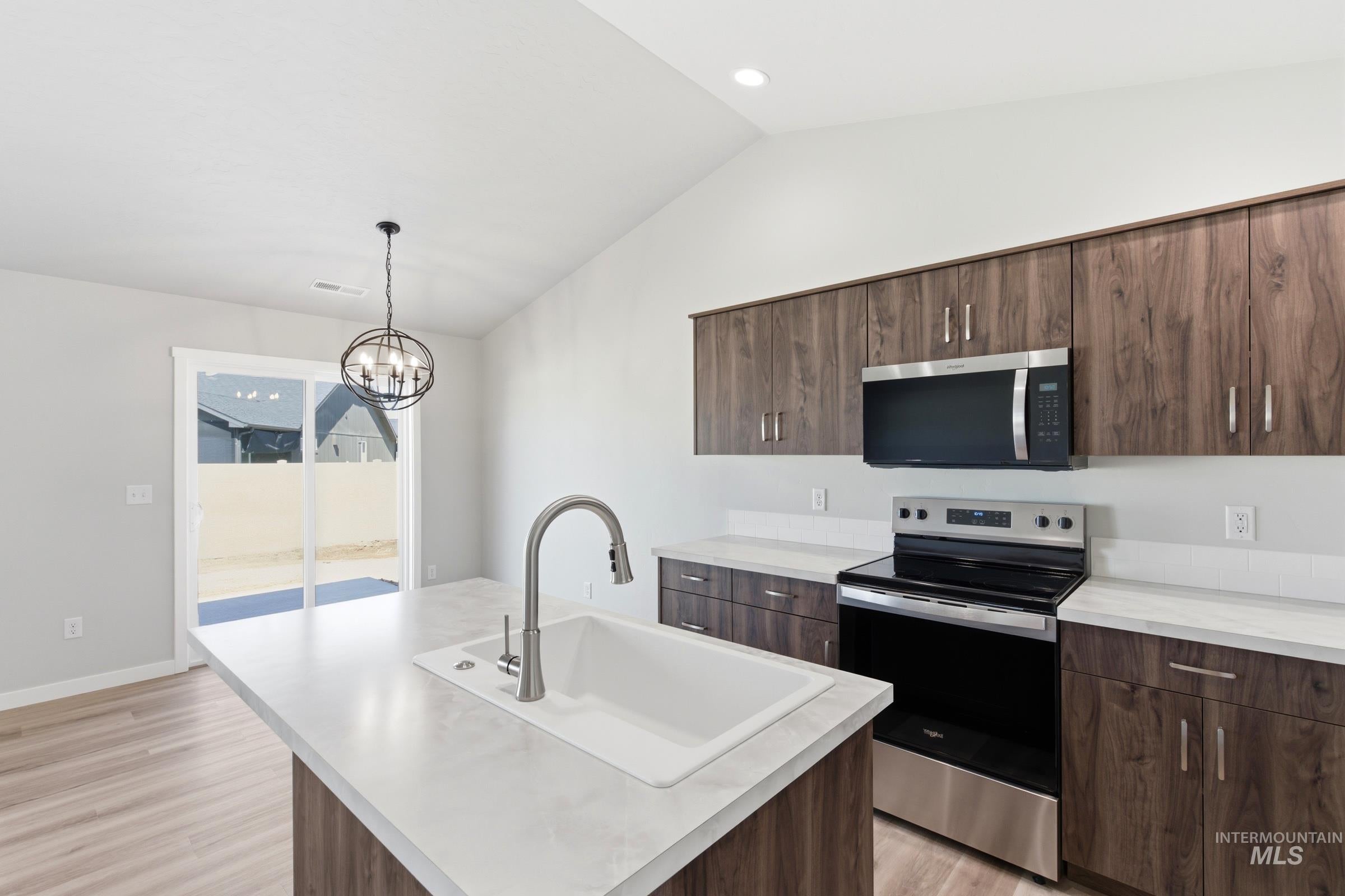 2435 W Red Jasper Dr