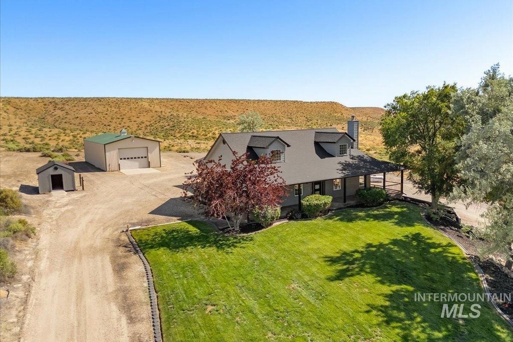Photo of 1006 Hill Rd, Homedale, ID 83628 (MLS # 98952330)