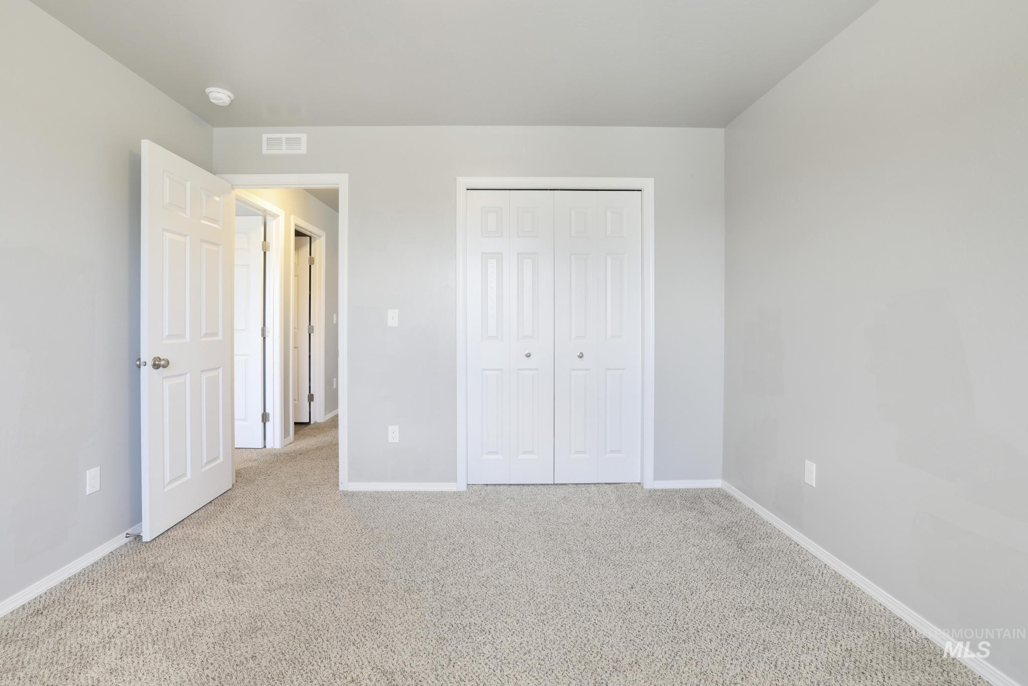 Twin Falls, Idaho 83301, United States, 4 Bedrooms Bedrooms, ,3 BathroomsBathrooms,Residential,Pending,55267