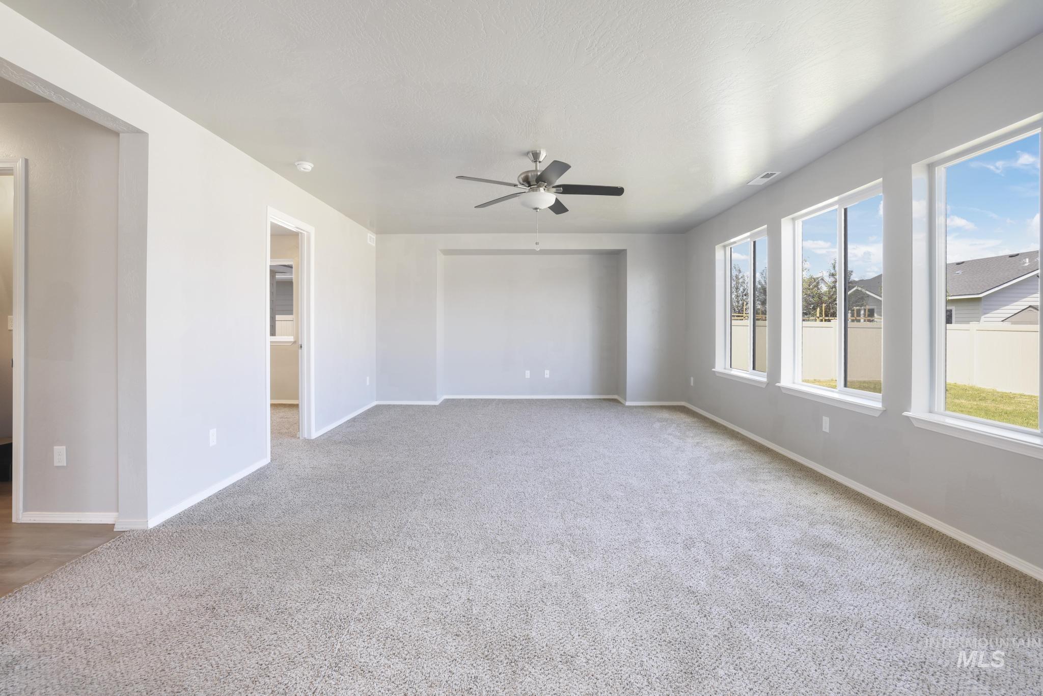 Twin Falls, Idaho 83301, United States, 4 Bedrooms Bedrooms, ,3 BathroomsBathrooms,Residential,Pending,55267