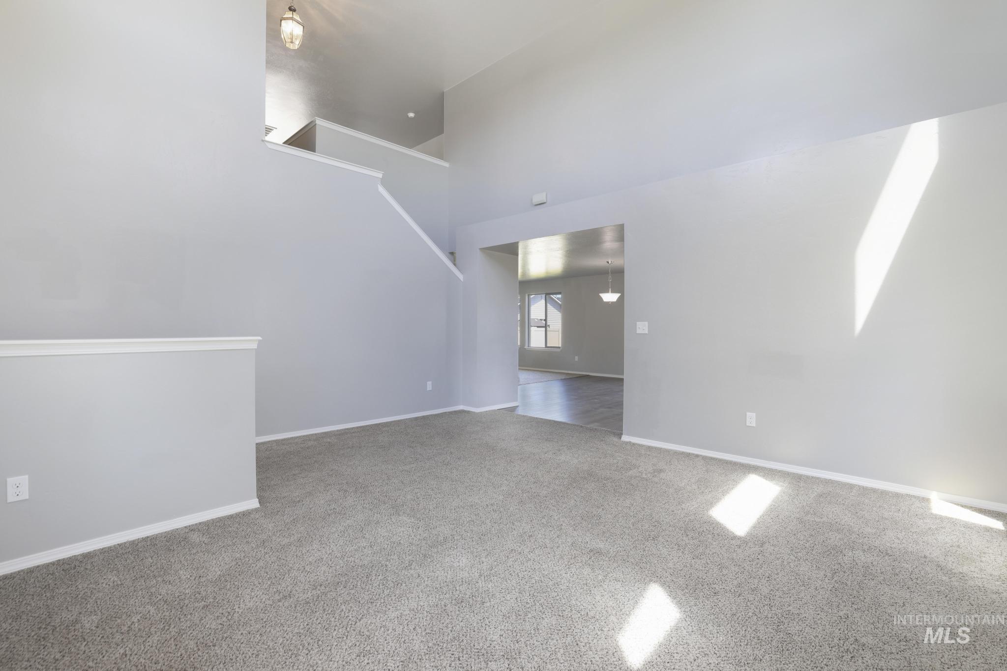 Twin Falls, Idaho 83301, United States, 4 Bedrooms Bedrooms, ,3 BathroomsBathrooms,Residential,Pending,55267