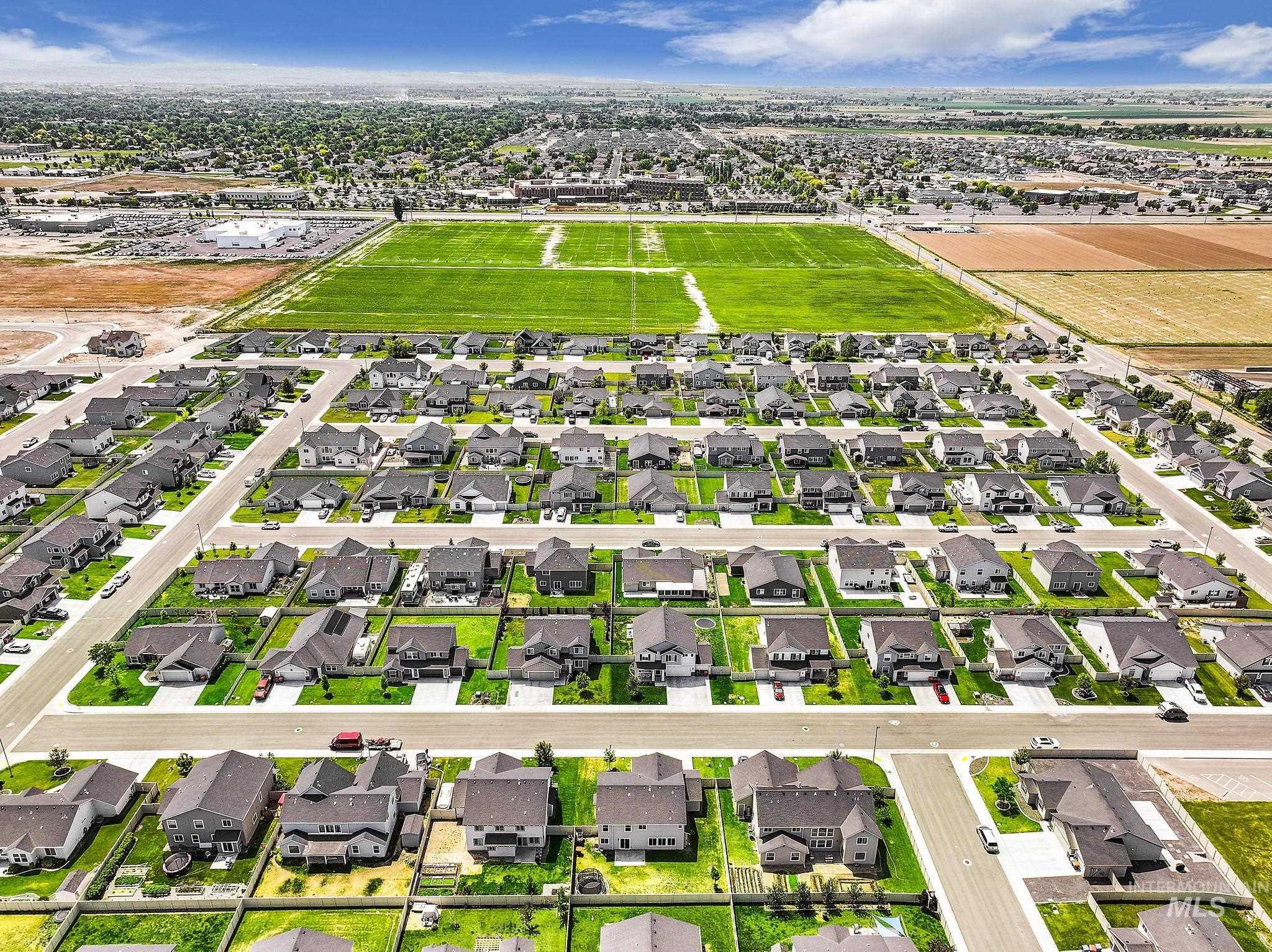 Twin Falls, Idaho 83301, United States, 4 Bedrooms Bedrooms, ,3 BathroomsBathrooms,Residential,Pending,55267