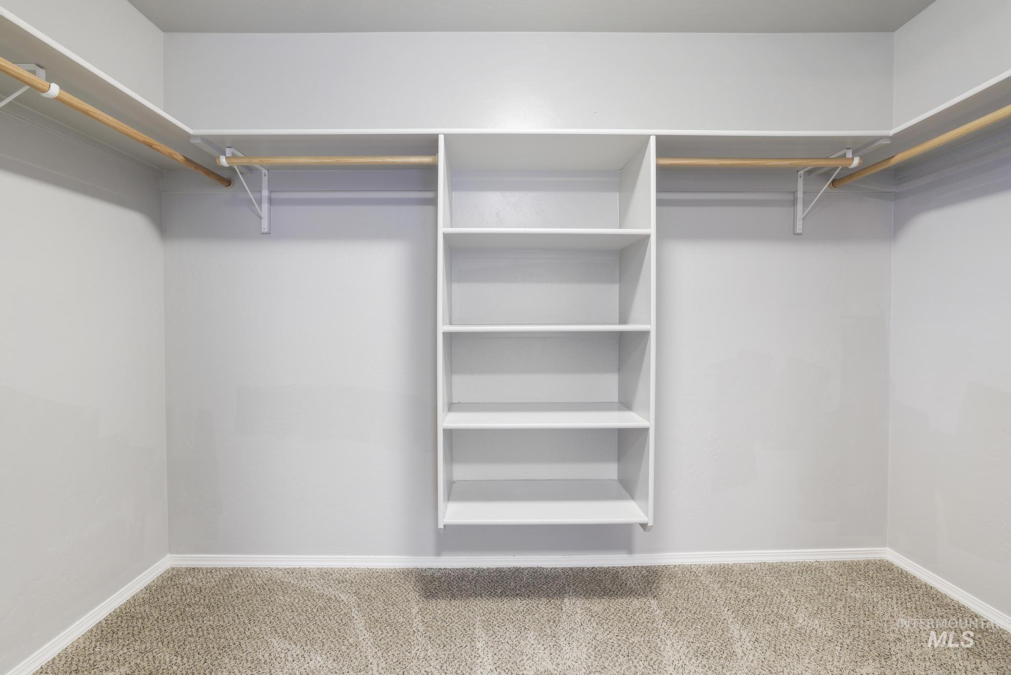 Twin Falls, Idaho 83301, United States, 4 Bedrooms Bedrooms, ,3 BathroomsBathrooms,Residential,Pending,55267