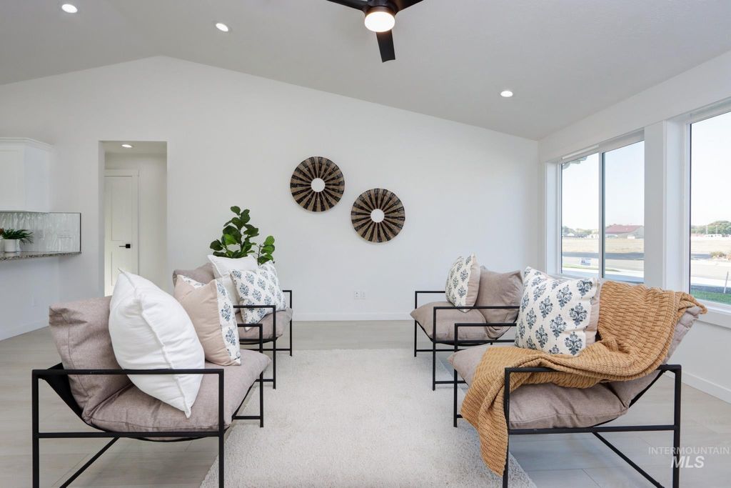 Photo of 830 N 5th St, Nyssa, OR 97913 (MLS # 98971124)