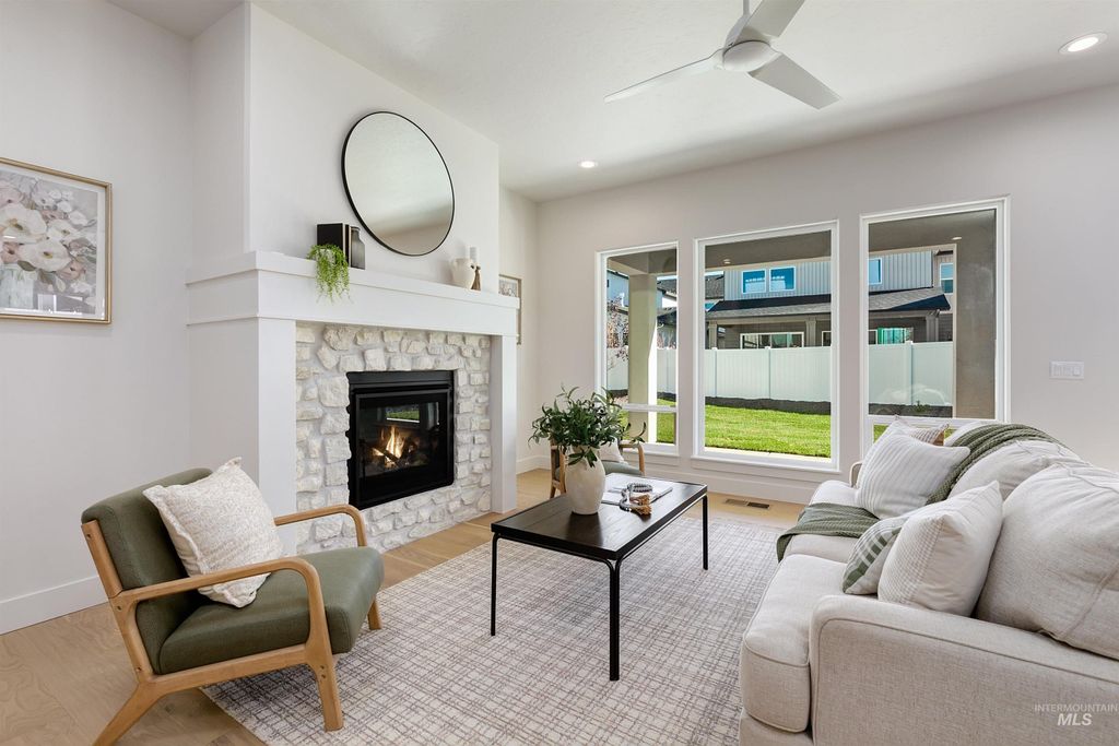 Photo of 13926 E Ermine Ave, Boise, ID 83714 (MLS # 98979084)