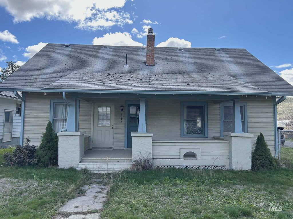 Photo of 1212 Main Street, Pomeroy, WA 99347 (MLS # 98990427)