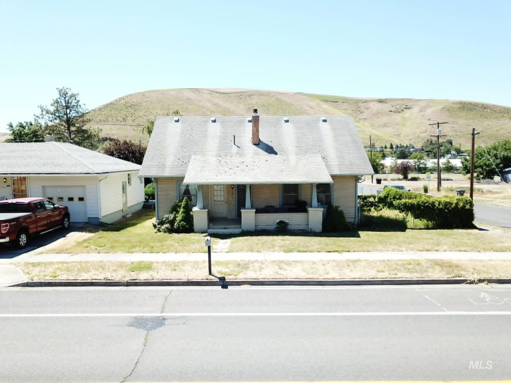 Photo of 1212 Main Street, Pomeroy, WA 99347 (MLS # 98990427)