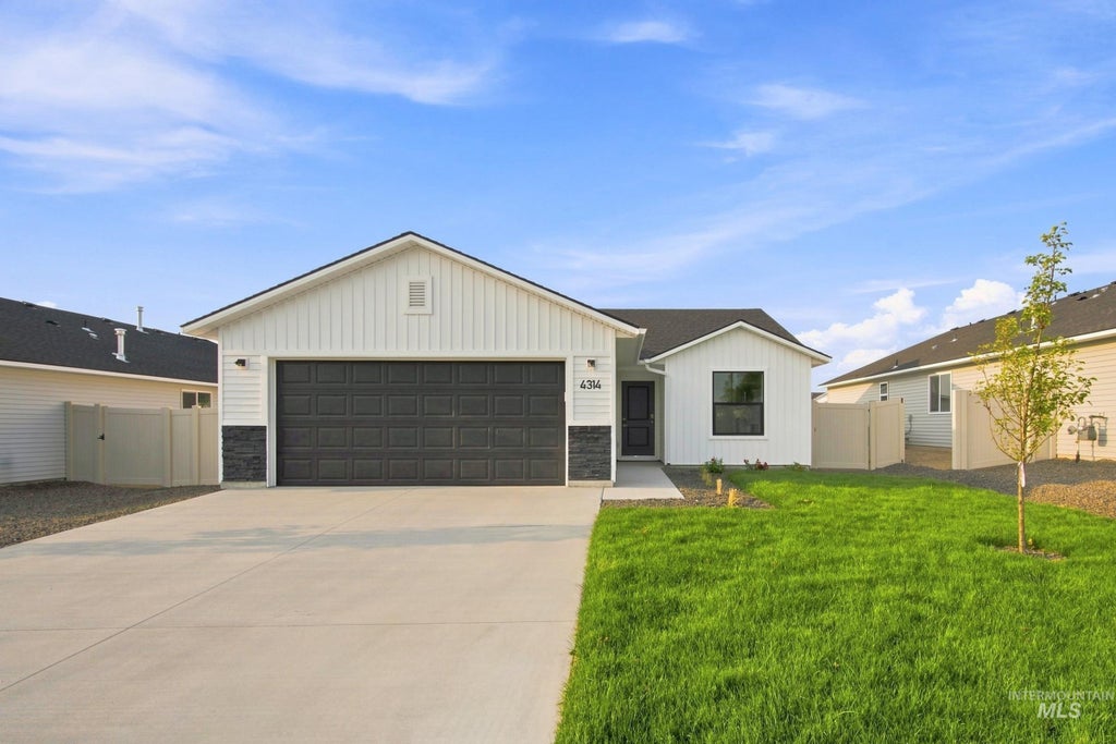Photo of 4314 Lamar St, Caldwell, ID 83605 (MLS # 98999177)
