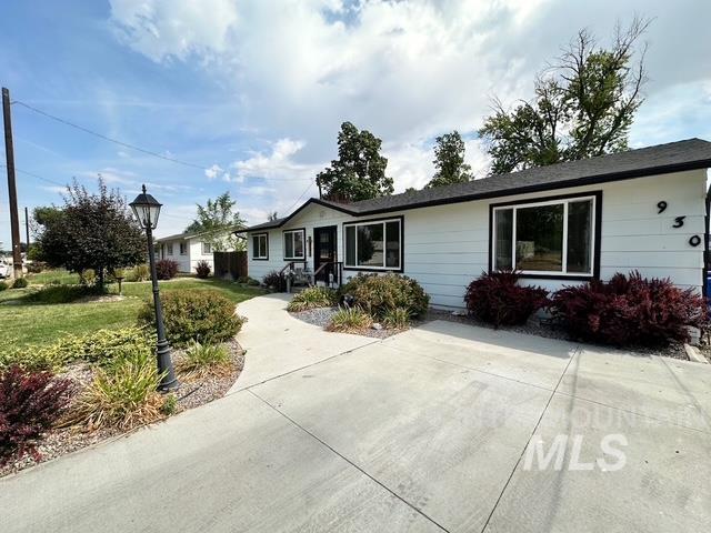 Photo of 930 N 8th St, Payette, ID 83661 (MLS # 98998949)