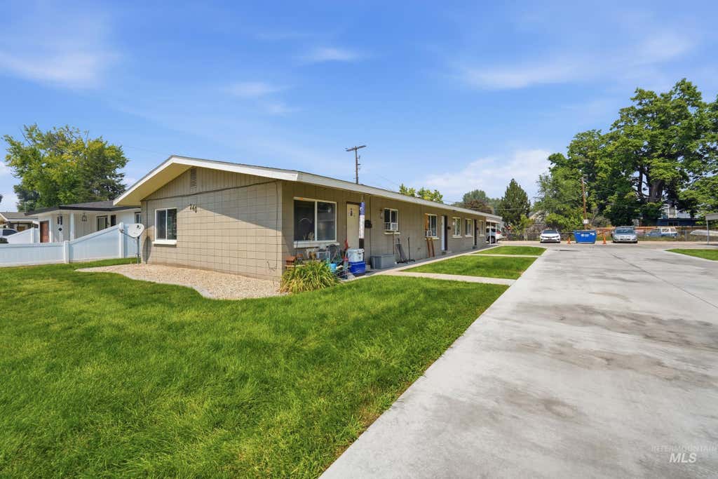 Photo of 240 High St, Nampa, ID 83651 (MLS # 98996464)