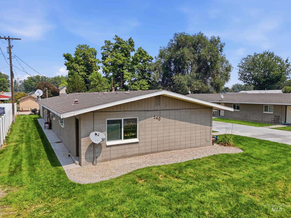 Photo of 240 High St, Nampa, ID 83651 (MLS # 98996464)
