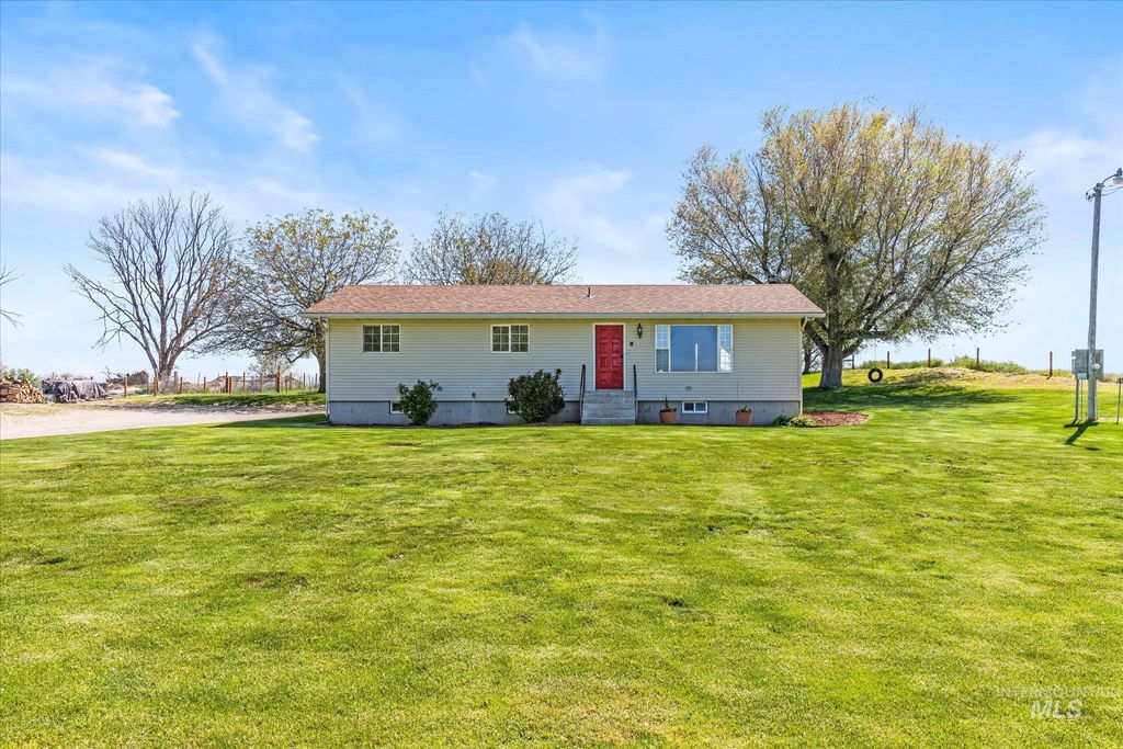 Photo of 4900 Whitley Dr, Fruitland, ID 83619 (MLS # 98984396)