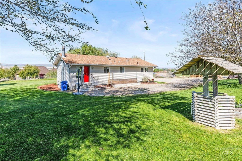 Photo of 4900 Whitley Dr, Fruitland, ID 83619 (MLS # 98984396)
